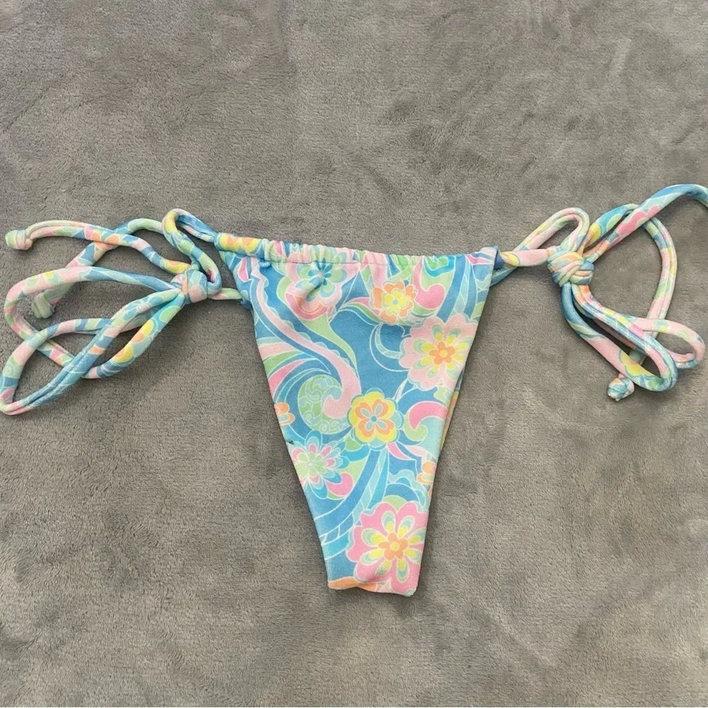 New! Frankie’s bikinis Tia thong bottoms sunshower 24143
